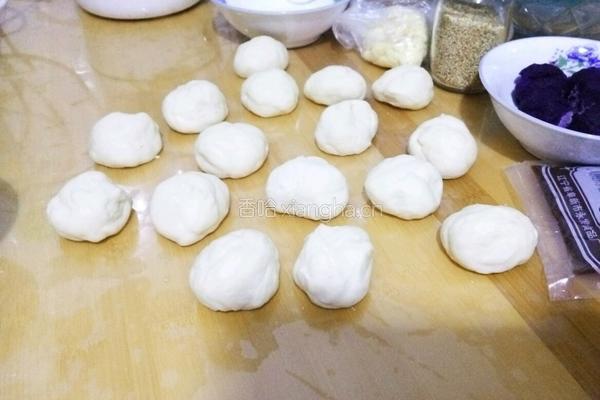 淡奶油夹心小餐包的做法图解5