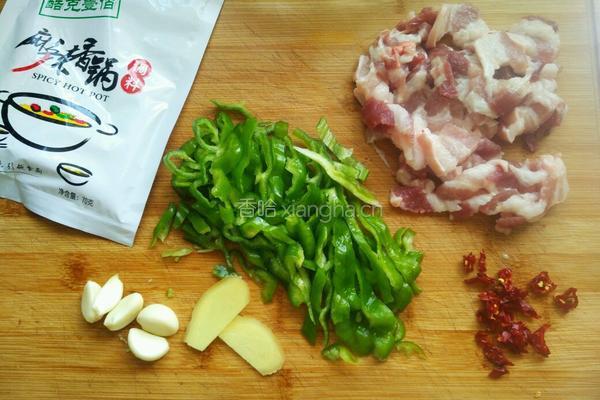 五花肉土豆香锅的做法图解1