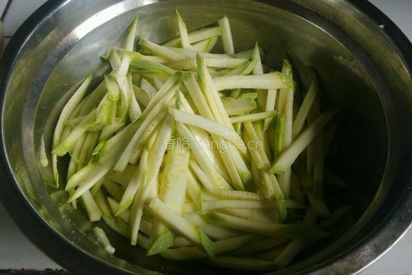 西葫芦煎饼的做法图解2