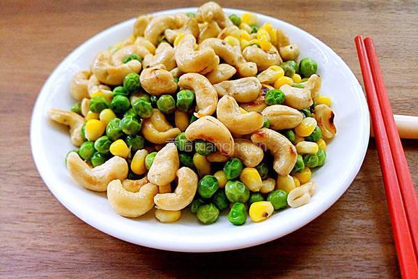 腰果炒玉米粒的做法图解9