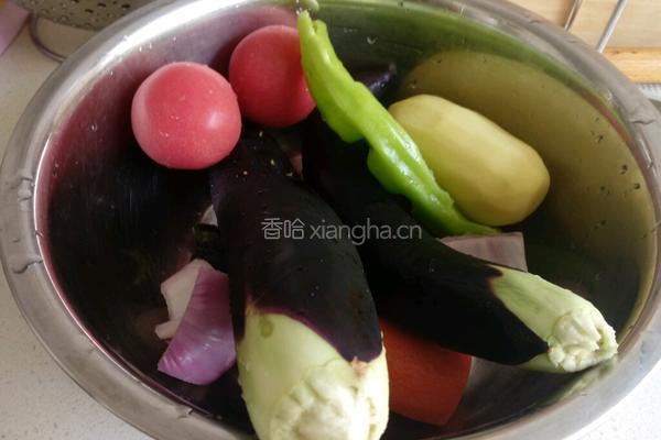 东北乱炖的做法图解1
