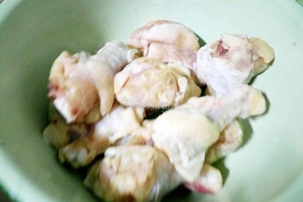 红烧肉煲鸡腿的做法图解3