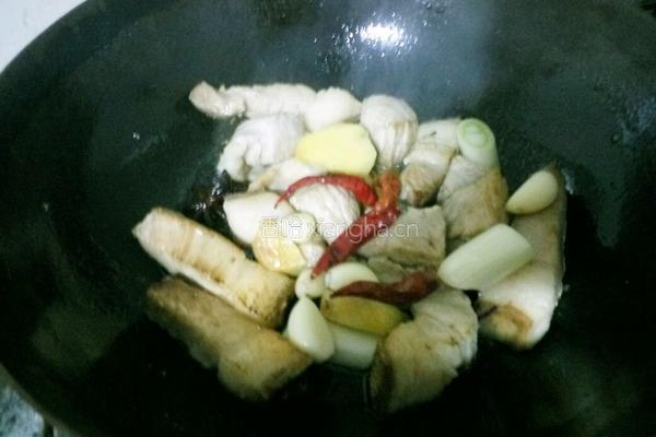 红烧肉煲鸡腿的做法图解4
