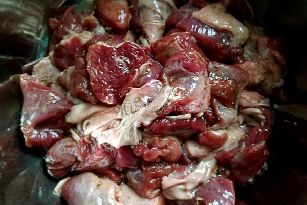 土豆烧牛腩的做法图解1