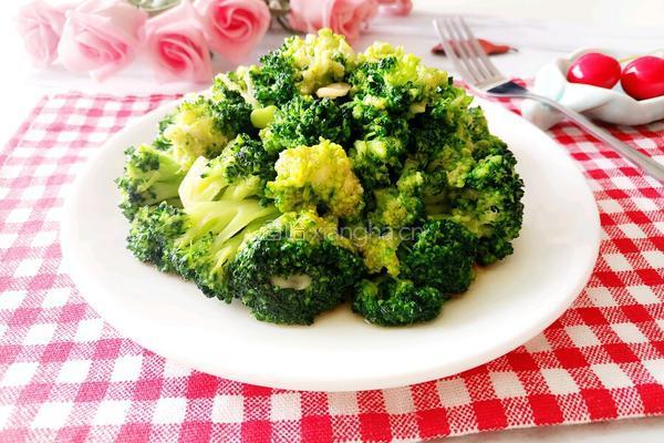 蚝油西兰花的做法图解2