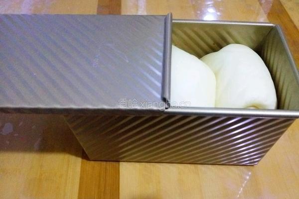 淡奶油奶香蜂蜜吐司（中种法）的做法图解19