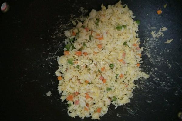 黄金炒饭的做法图解4