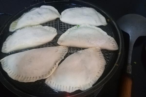 韭菜盒子的做法图解23