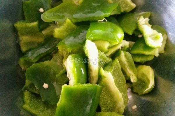 青椒炒鸡蛋的做法图解2