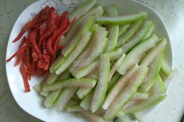 清炒西瓜皮的做法图解3