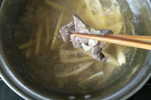 鲜笋猪肝鸡蛋汤的做法图解6