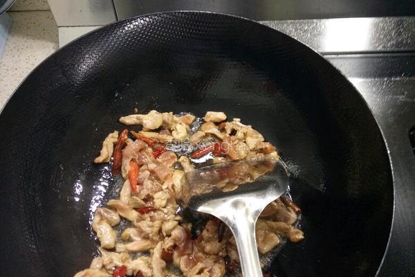 蒜台炒肉丝的做法图解4