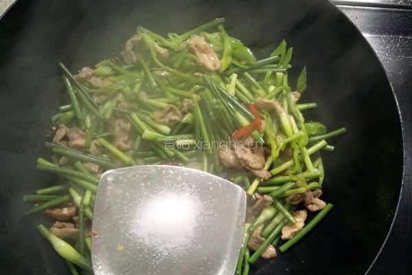 蒜台炒肉丝的做法图解6