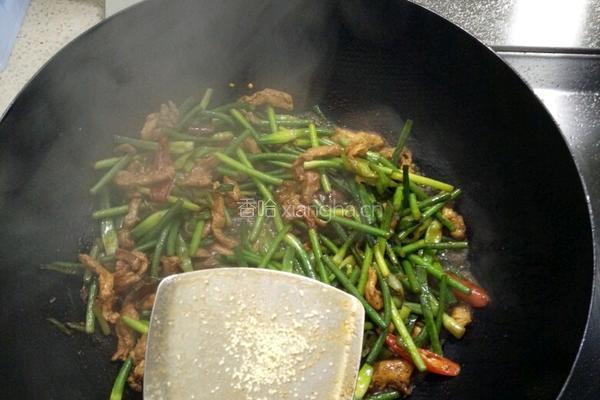 蒜台炒肉丝的做法图解9