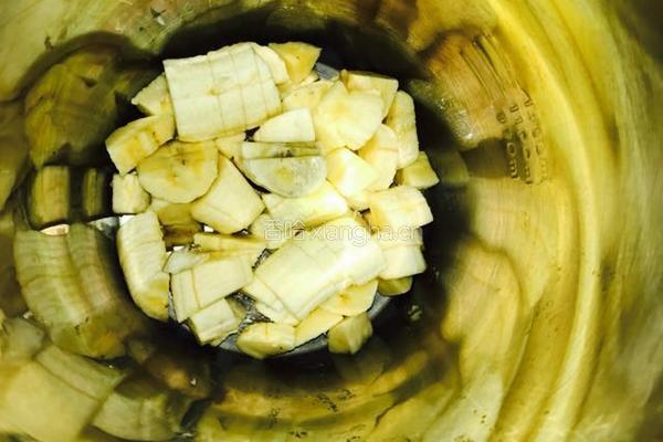豆浆机自制香蕉奶昔的做法图解4