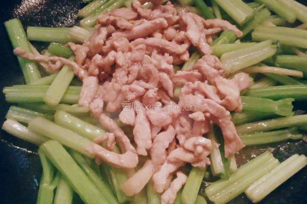 芹菜炒肉丝的做法图解10