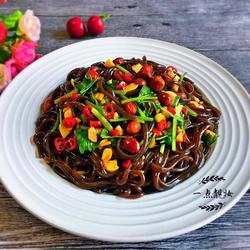 酸辣蕨根粉的做法[图]