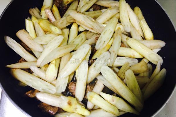 藕尖炒牛肉的做法图解5