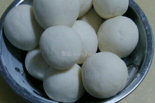 椰蓉菠萝球的做法图解6