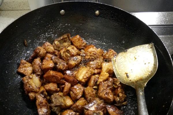 土豆烧排骨的做法图解7