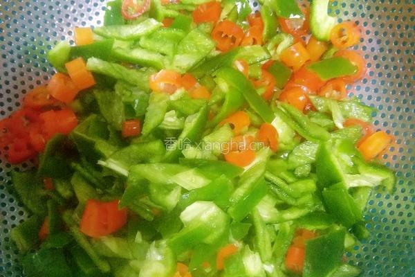 双椒炒萝卜干的做法图解4