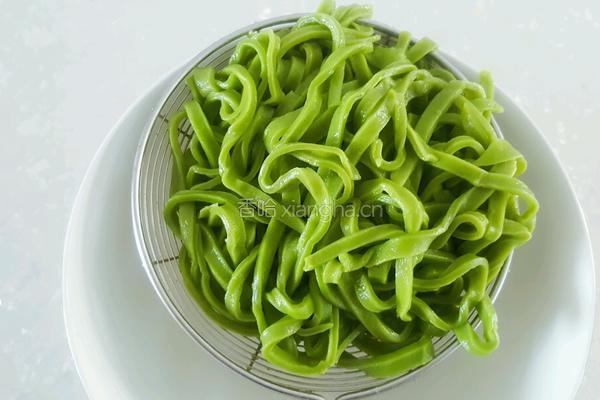 炝拌菠菜汁面的做法图解19