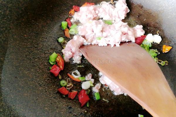 雪菜肉末的做法图解3