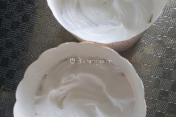 纸杯草莓蛋糕的做法图解2