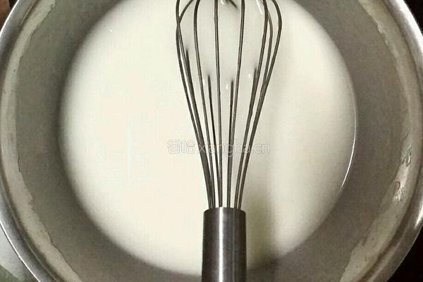 草莓千层盒子蛋糕的做法图解2