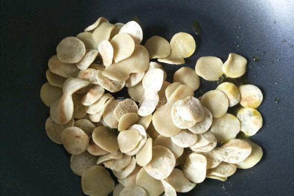 豆饼炒青菜的做法图解3