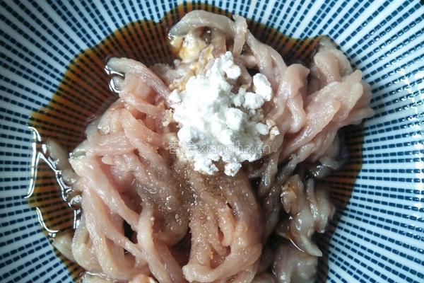 毛豆炒肉丝的做法图解3