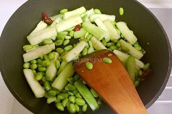 丝瓜炒毛豆的做法图解5