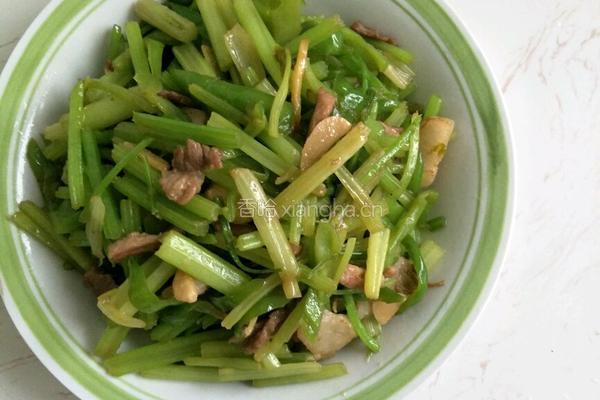 芹菜青椒炒肉丝的做法图解3