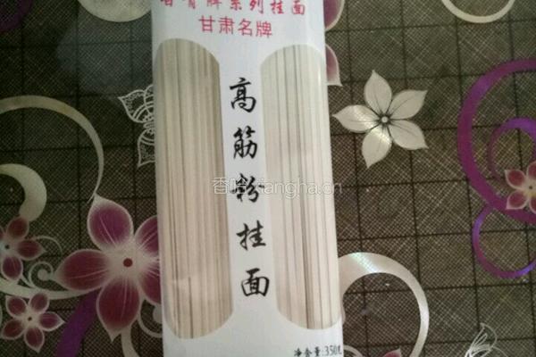 香菇火腿肠挂面的做法图解8