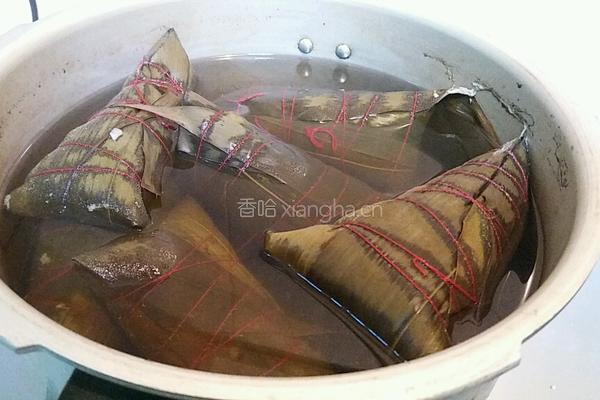 豆沙芝麻粽子的做法图解11