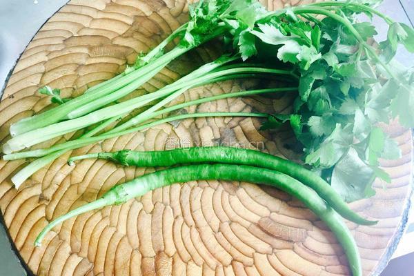 芹菜肉丝炒黄豆腐的做法图解5