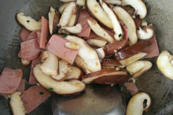 香菇火腿炖豆腐的做法图解5
