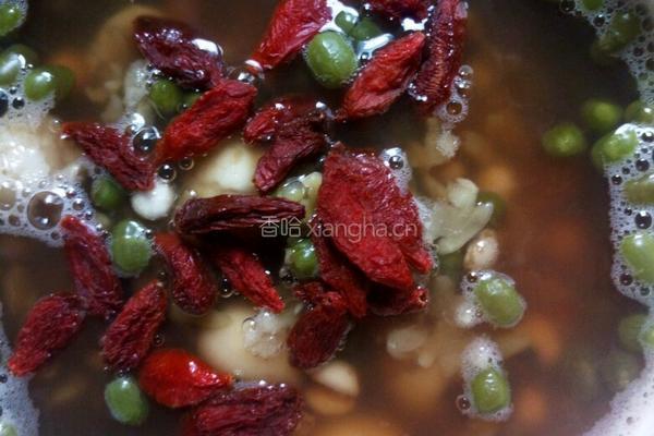 美颜绿豆珍珠粒汤的做法图解5
