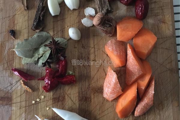 砂锅炖排骨的做法图解1