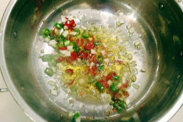 香菇肉沫炒凉粉的做法图解4