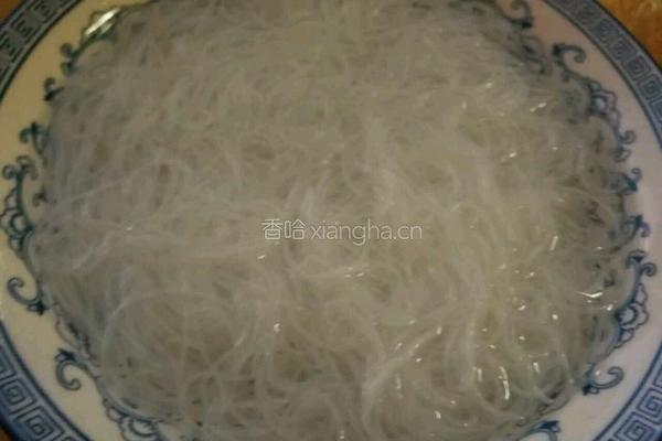 黄瓜粉丝拌海米的做法图解3