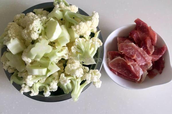 有机菜花炒肉片的做法图解2