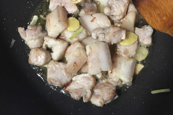 鹌鹑蛋红烧肉的做法图解6
