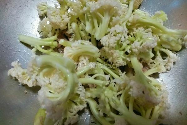 菜花炒肉的做法图解4