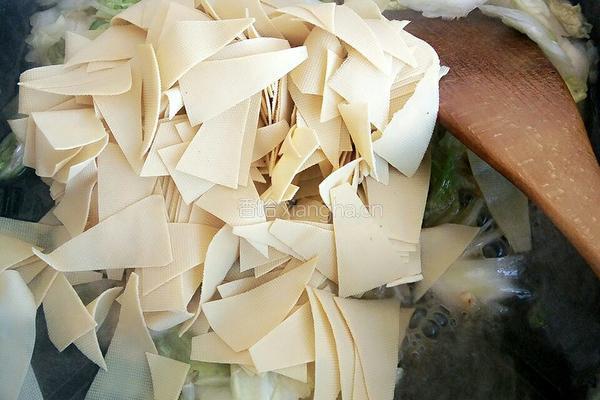 素菜干豆腐炖白菜片的做法图解7