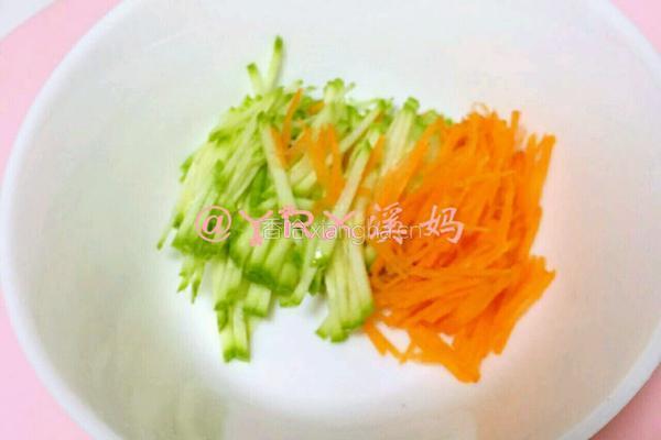 西葫芦鸡蛋薄饼的做法图解2