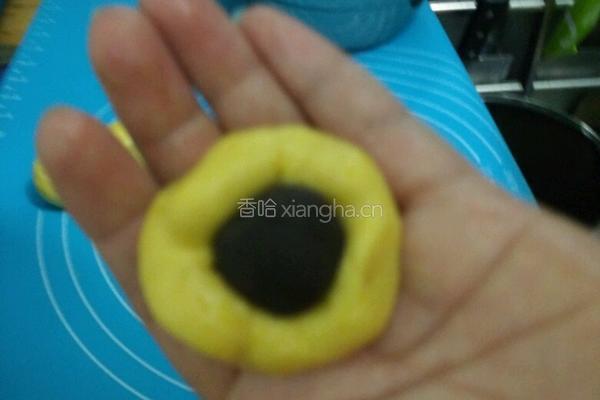 豆沙馅南瓜饼的做法图解6