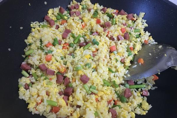 胖胖的香香炒饭的做法图解5