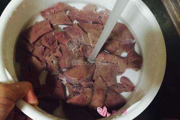 青椒炒猪肝的做法图解3