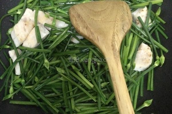 韭菜炒肉卷的做法图解3